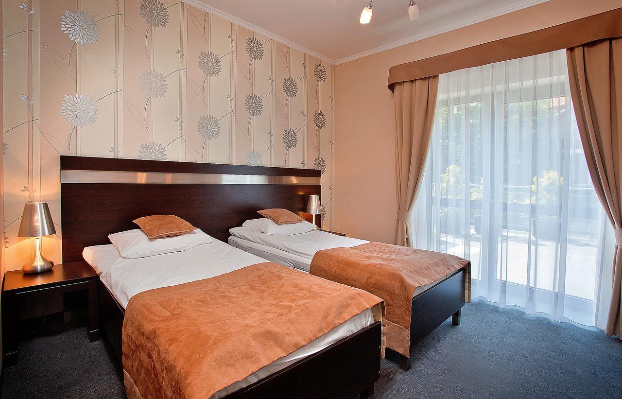 Hotel Restauracja Teczowa Luban Extérieur photo