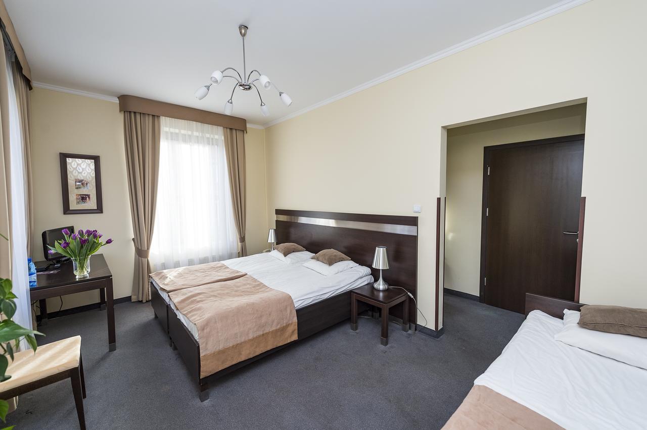 Hotel Restauracja Teczowa Luban Extérieur photo