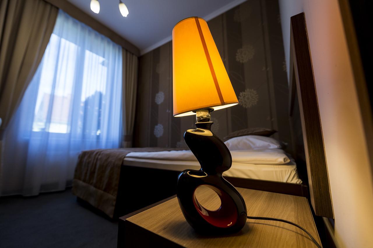 Hotel Restauracja Teczowa Luban Extérieur photo