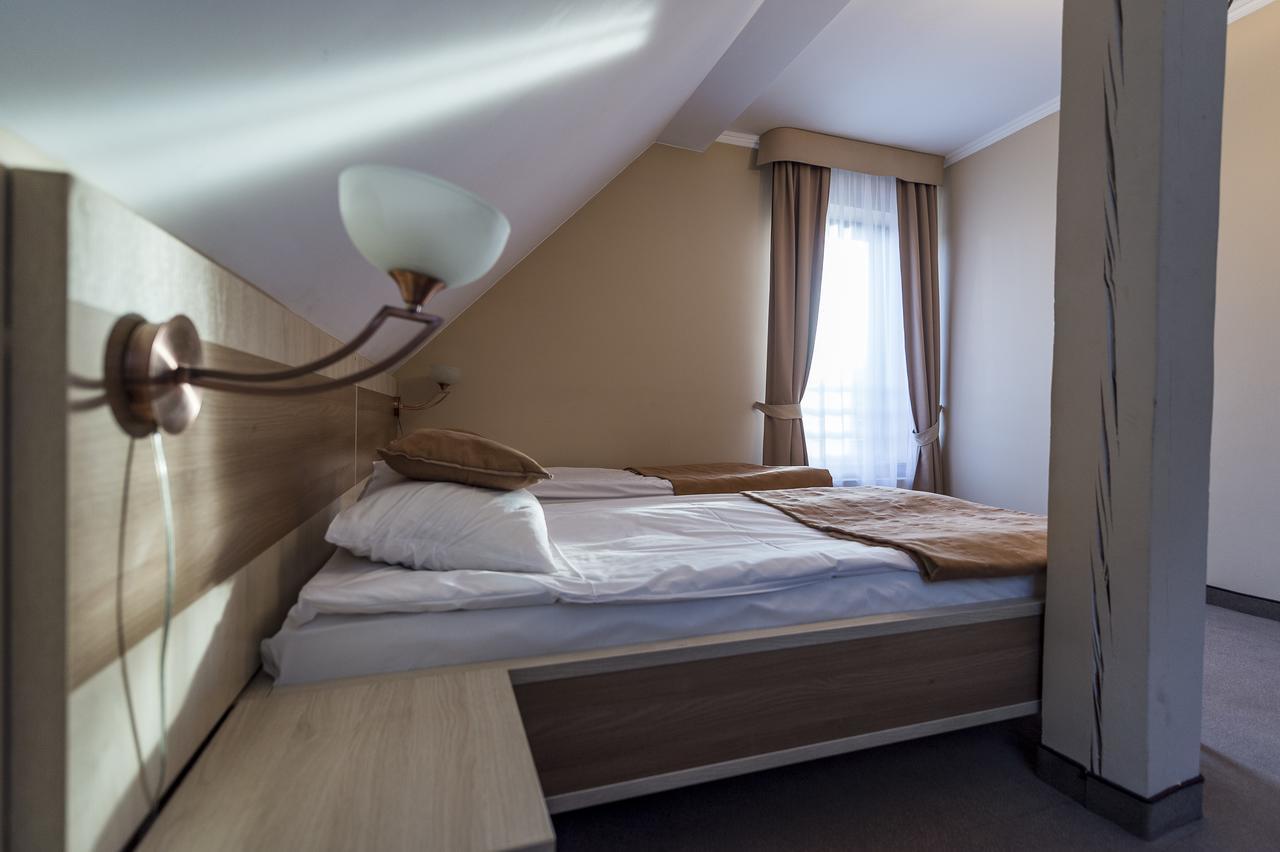 Hotel Restauracja Teczowa Luban Extérieur photo