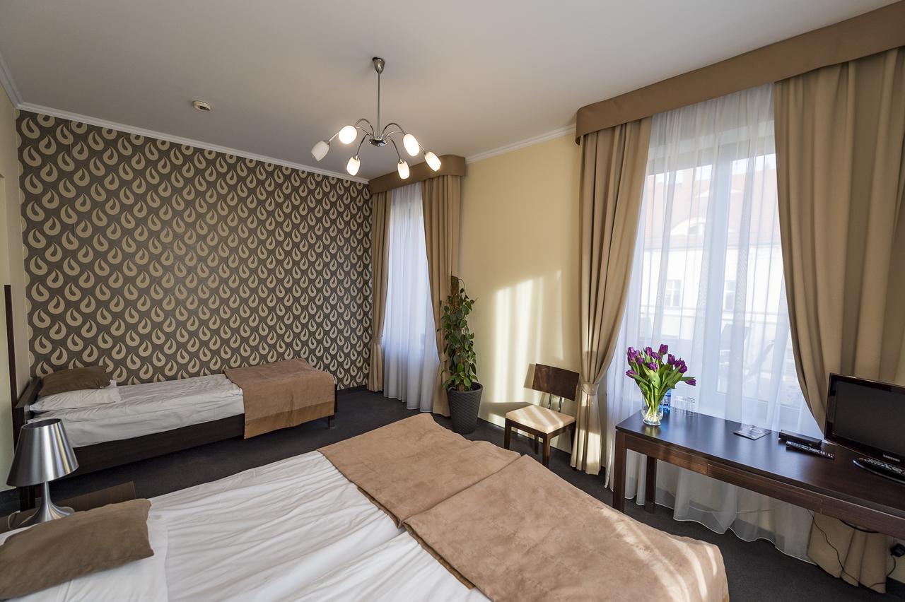 Hotel Restauracja Teczowa Luban Extérieur photo